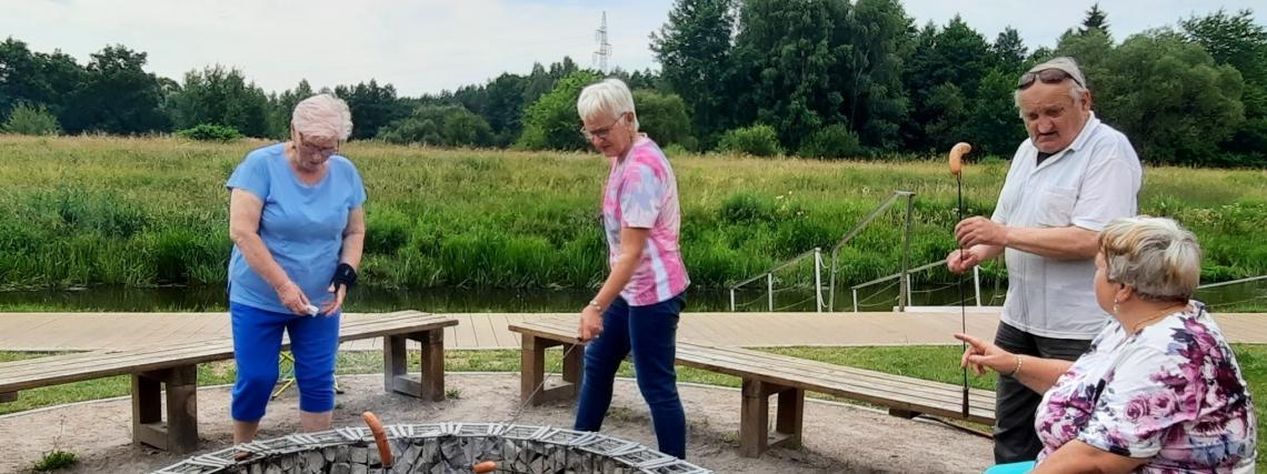 Piknik dla Seniorów na przystani kajakowej