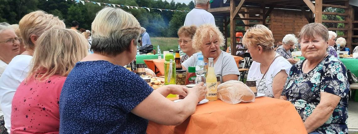 Piknik dla Seniorów na przystani kajakowej